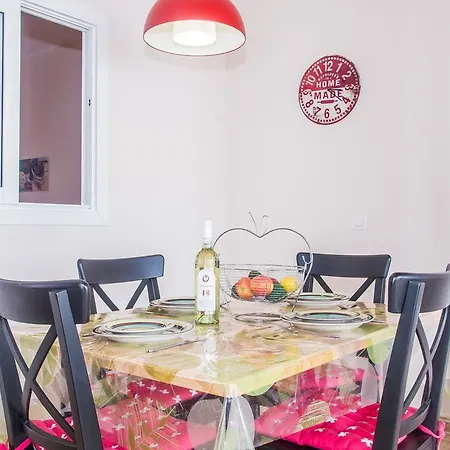Apartament Claudia Beach Daire *
